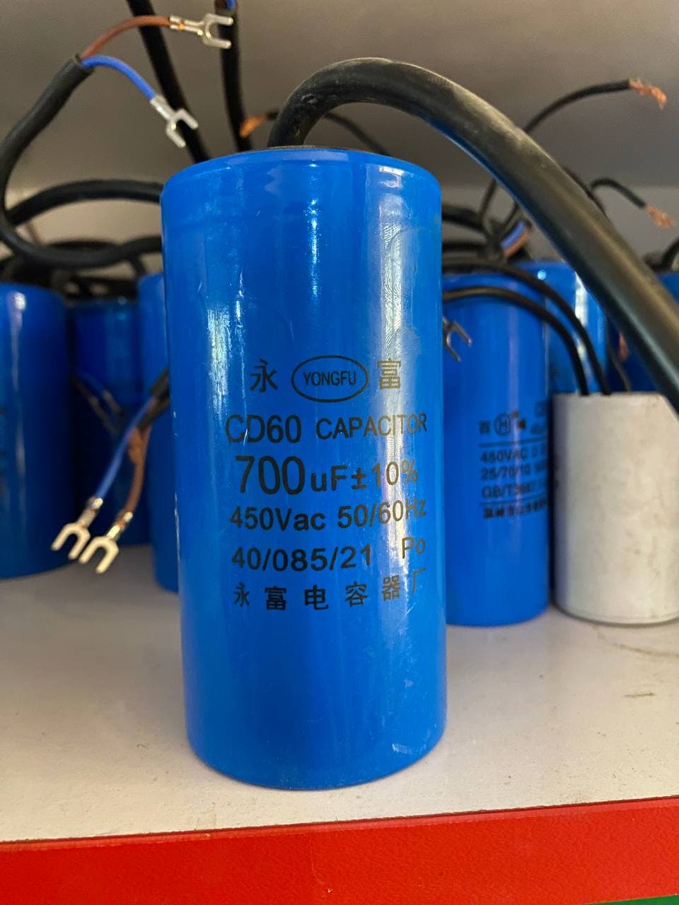 700uF Kondensator